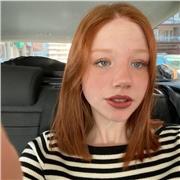 Profesora de ingles con nivel muy alto y gran conocimiento de la materia